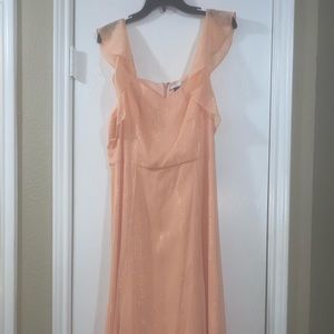 Below knee pink blush Halston dress. Size 14. NWT.